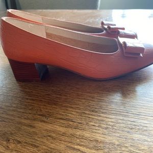 Authentic Salvatore Ferragamo Vara Bow Pump